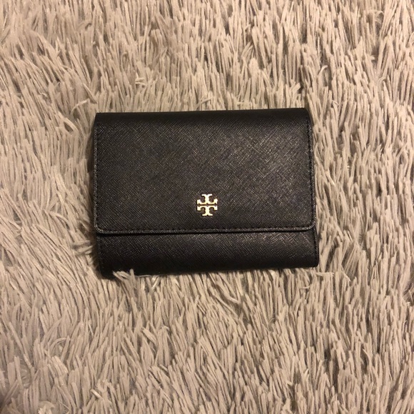 tory burch robinson medium